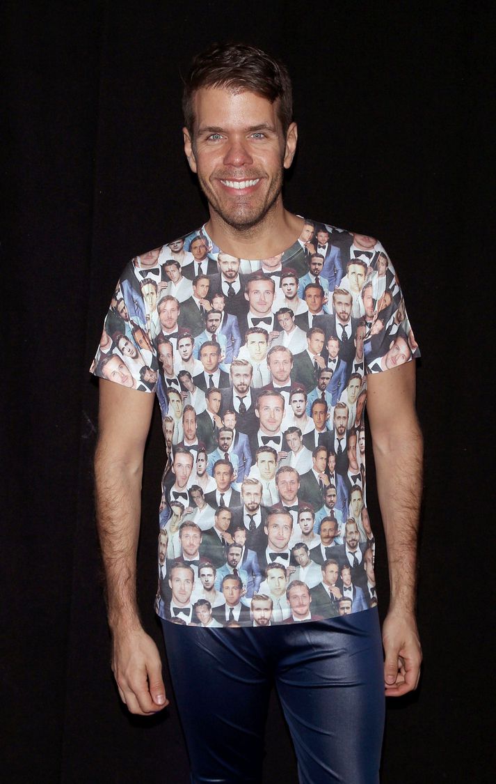 Perez Hilton heldur úti bloggi þar sem hann skrifar fréttir af fræga fólkinu.