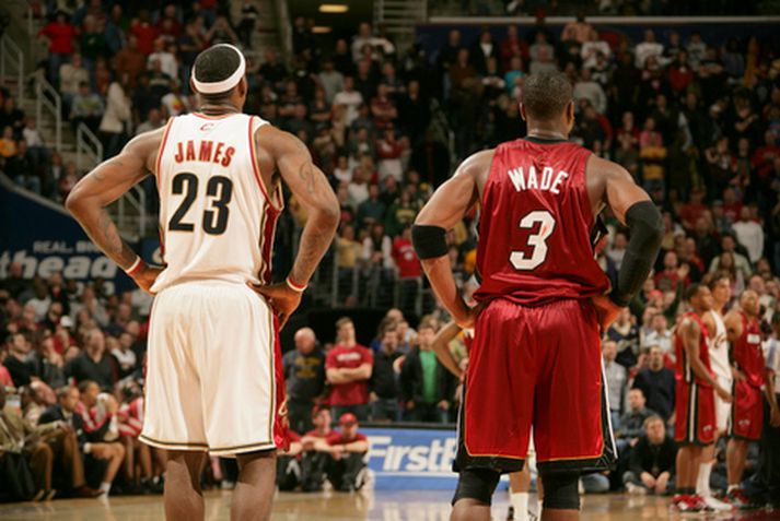 LeBron James og Dwyane Wade mættust á vellinum í nótt.