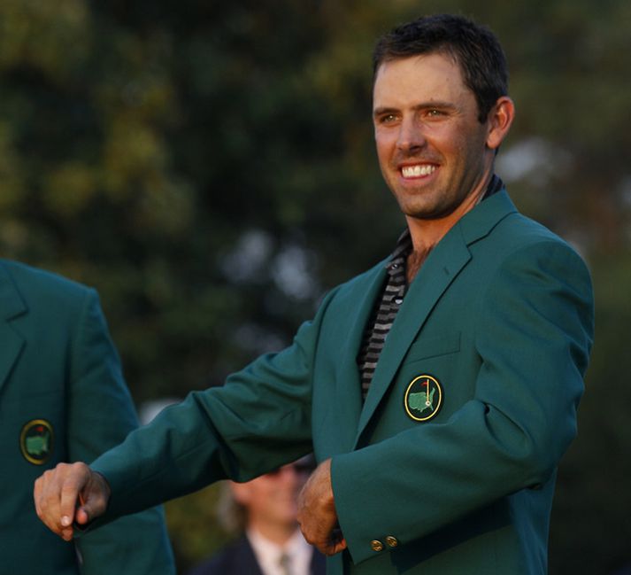 Charl Schwartzel frá Suður-Afríku kom mörgum á óvart í gær þegar hann fagnaði sigri á Mastersmótinu í golfi en hinn 25 ára gamli kylfingur fékk fjóra fugla í röð á síðustu fjórum holunum og tryggði sér sigur á -14 samtals.