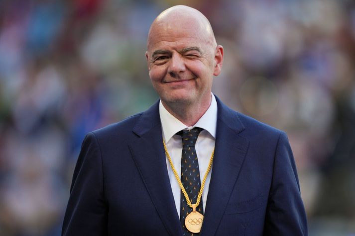 Gianni Infantino, forseti FIFA, passar upp á það að félögin hugsi sig tvisvar um ætli þau ekki að mæta með sitt besta lið á HM félagsliða næsta sumar.