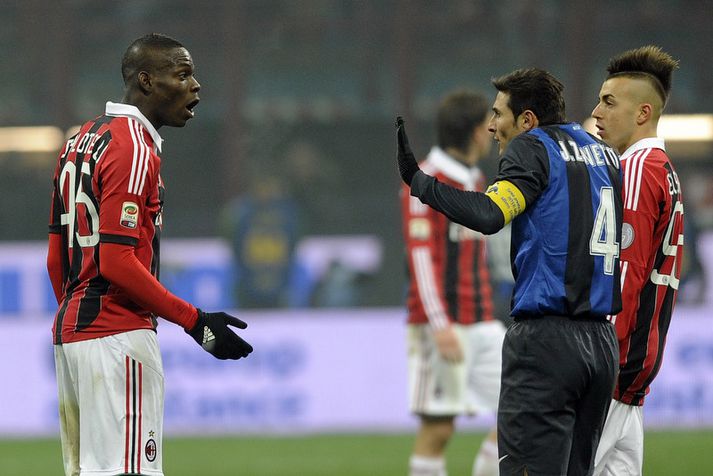 Mario Balotelli og Javier Zanetti.