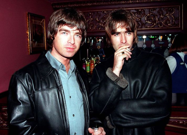 Liam og Noel Gallagher árið 1995 þegar allt lék, svona næstum því, í lyndi.