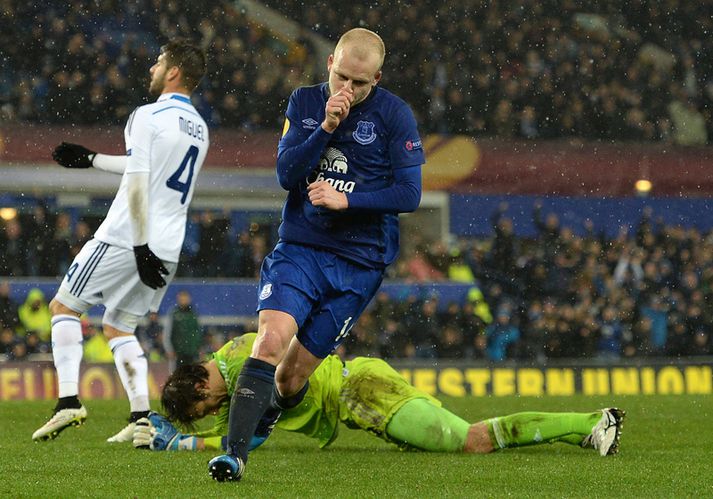 Steven Naismith fagnar marki sínu í kvöld.