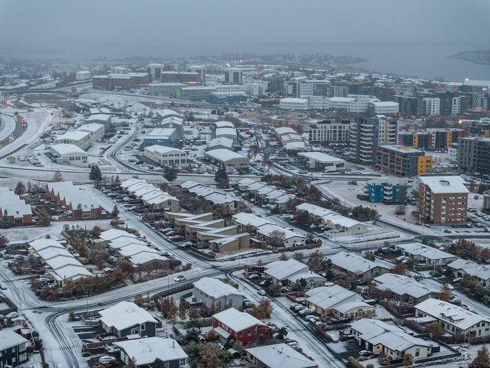 Eftirspurn eftir ódýrum íbúðum er mikil en dýrari íbúðirnar seljast hægar.