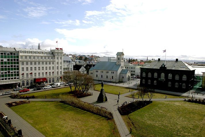 Maðurinn hefur játað að hafa ráðist á stúlku á Austurvelli aðfararnótt sunnudags