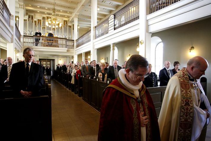 Gengið var til guðsþjónustu í Dómkirkjunni klukkan sex í gær áður en prestastefna 2011 var formlega sett í hátíðarsal Háskóla Íslands um kvöldið. FRéttablaðið/Valli