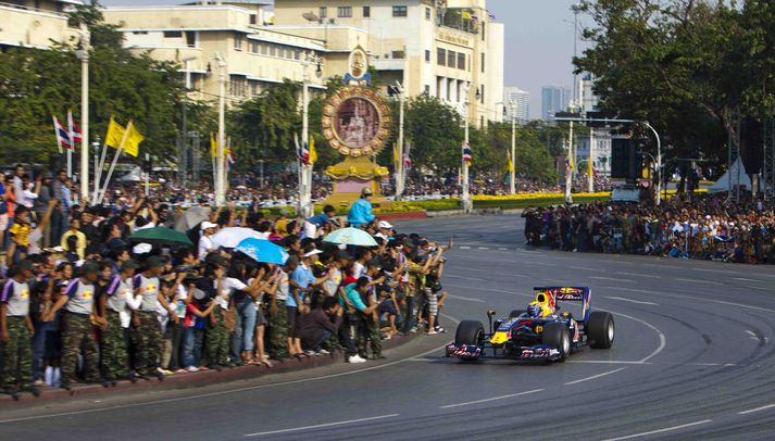 Webber á Rajdamnoen götunni í Bangkok í gær.