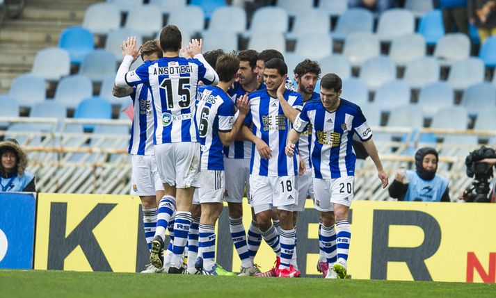 Sociedad-menn fagna marki.