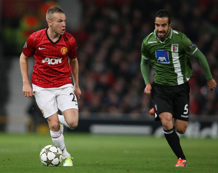 Ruben Amorim eltir hér Tom Cleverley í leik Manchester United og Braga í Meistaradeildinni í október 2012.