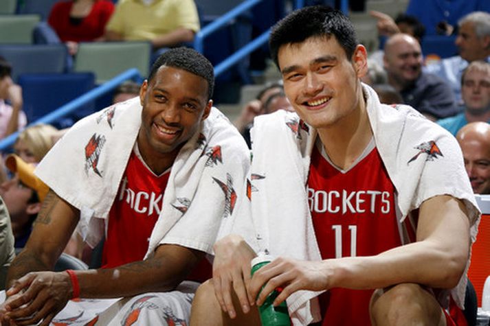 Tracy McGrady og Yao Ming gátu leyft sér að brosa í nótt.