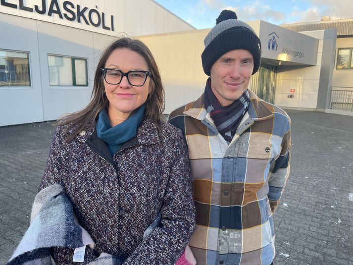 Fanney Karlsdóttir og Leifur Gunnarsson foreldrar barna í Seljaskóla vilja að börnin fái símafrí í skólanum.