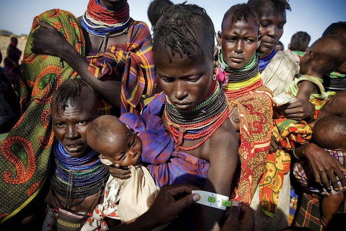 Mæður með ungabörn leita aðstoðar í Turkana-héraði. Nordicphotos/AFP