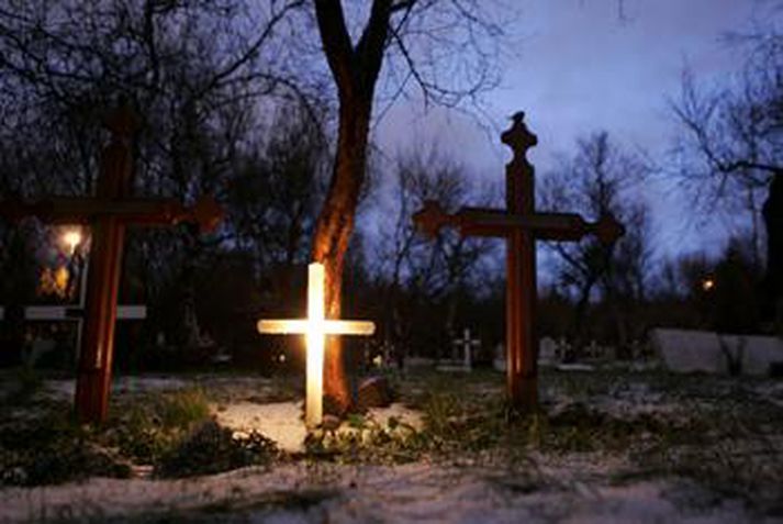 Margir huga að leiðum ástvina sinna í desember.