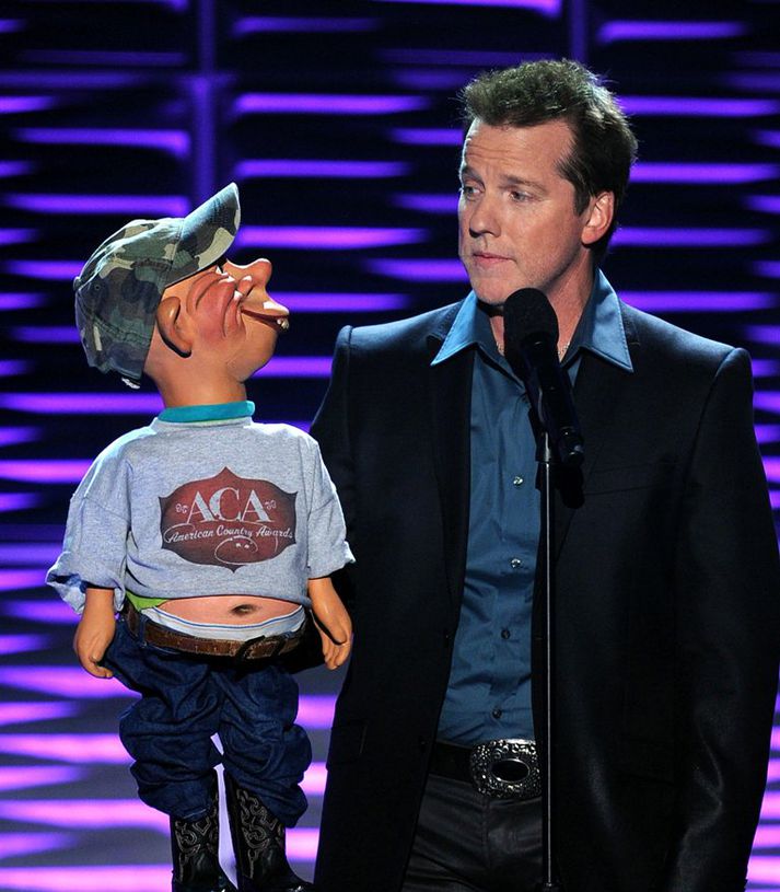 Grínistinn Jeff Dunham fyllti Laugardalshöllina tvisvar þegar hann kom síðast til Íslands.