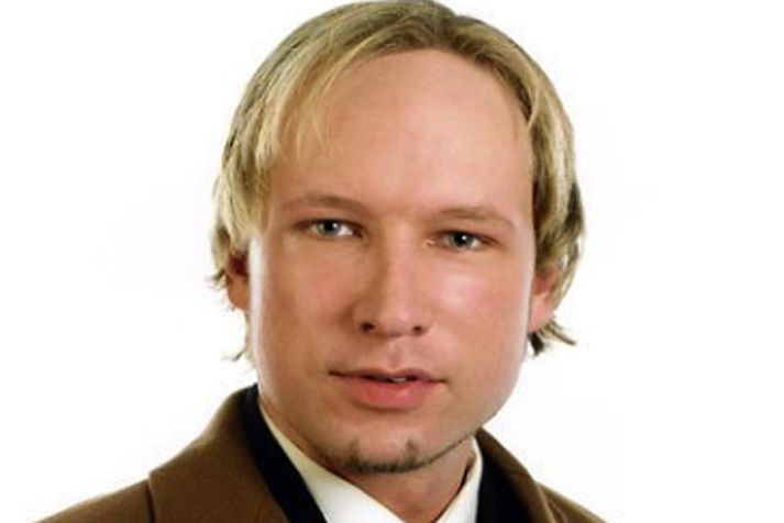 Anders Behring Breivik átti fjölda vopna og er sagður hægrisinnaður trúarofstækismaður.