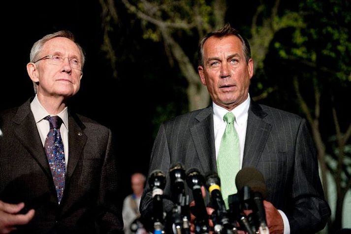 Harry Reid og John Boehner. Leiðtogarnir á Bandaríkjaþingi hafa verið á stöðugum fundum undanfarið til að leysa deilu um fjárlög ársins. Hluti ríkisstarfsmanna verður mögulega sendur heim vegna fjárskorts á næstu dögum.