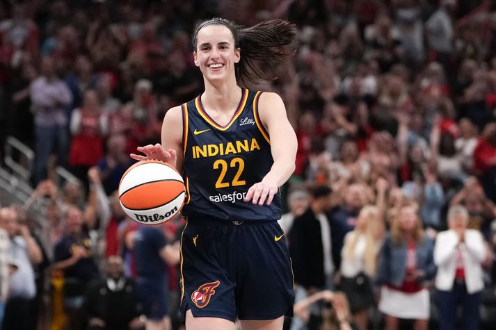 Caitlin Clark og félagar í Indiana Fever hafa ástæðu til að brosa þessa dagana enda gengur mjög vel hjá liðinu eftir afar erfiða byrjun.