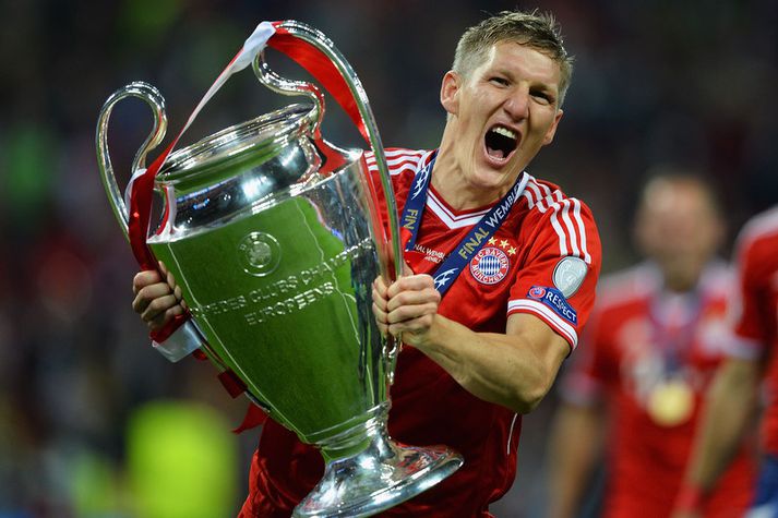 Bastian Schweinsteiger með Meistaradeildarbikarinn.