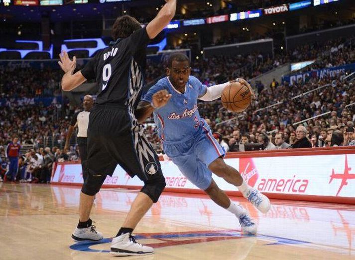 Chris Paul í eldlínunni í nótt.