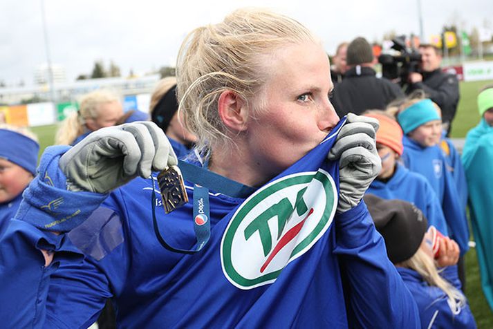 Soffía Arnþrúður Gunnarsdóttir fagnar Íslandsmeistaratitli Stjörnunnar í haust.