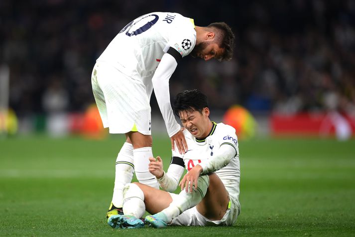 Rodrigo Bentancur og Son Heung-min í leik með Tottenham.