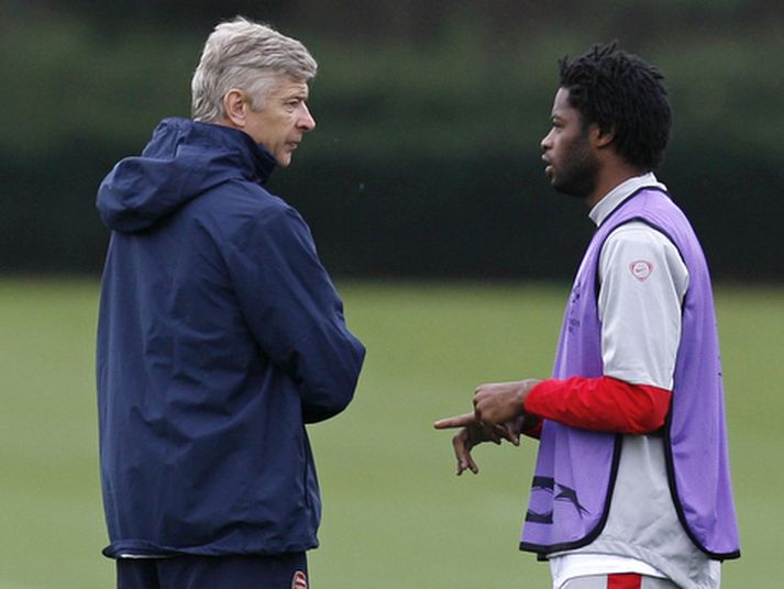 Alexandre Song og Arsene Wenger.