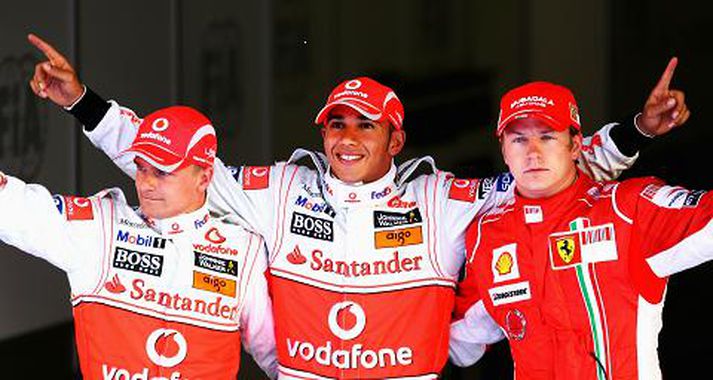 Lewis Hamilton náði besta tíma í tímatökum í nótt, en Kimi Raikkönen og Heikki Kovalainen koma honum næstir.