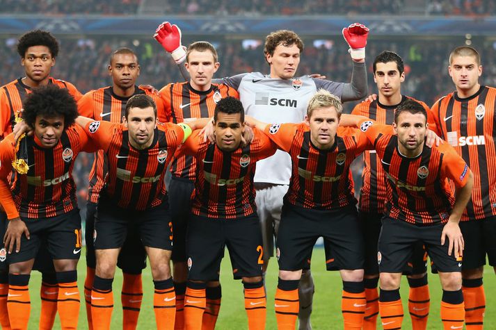 Leikmenn Shakhtar á móti Chelsea.