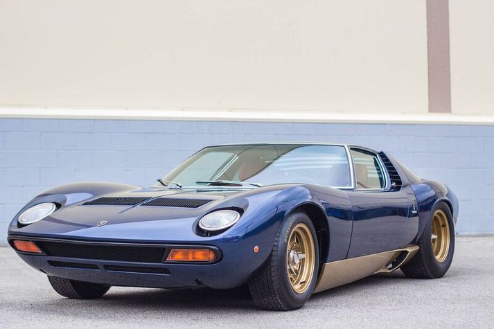 Lamborghini Miura P400S. Á þennan bíl setur Adam verðmiðann 1.400.000 dollara, eða um 161 milljón króna.