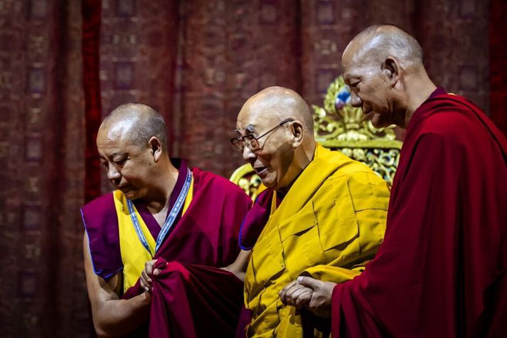 Dalai Lama segir Tíbeta hafa kallað eftir endurholdgun sinni.