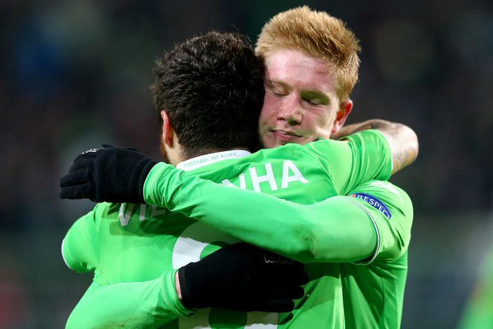 Kevin de Bruyne fagnar öðru marka sinna.