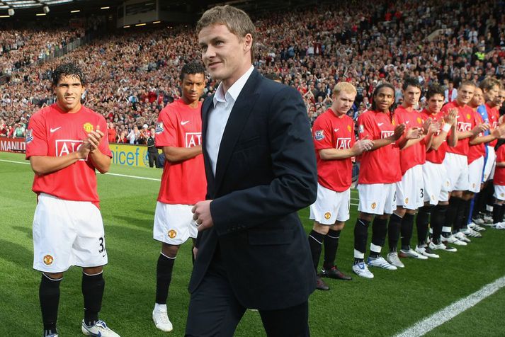 Ole Gunnar Solskjær kvaddi Manchester United sem Englandsmeistari í byrjun tímabilsins 2007.