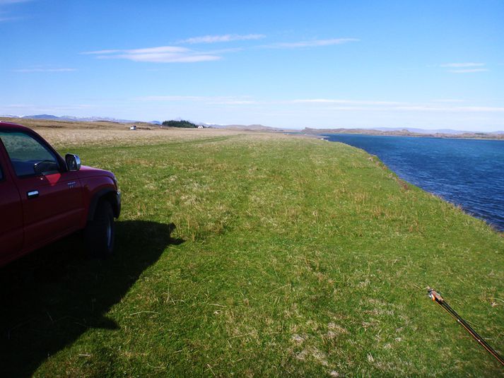 Við Hvítá í Borgarfirði. Veiðisvæðið Straumar er þarna skammt fyrir ofan.