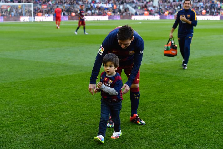 Lionel Messi og sonur hans fengu ekki langt jólafrí saman að þessu sinni.