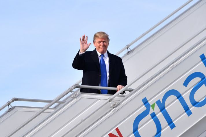 Donald Trump þegar hann lenti á flugvellinum í Zürich í Sviss í morgun.