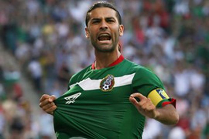 Rafael Marquez, félagi Eiðs Smára Guðjohnsen hjá Barcelona, kom Mexíkóum yfir í upphafi leiks