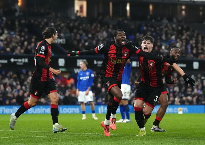 Dango Ouattara fagnar sigurmarki sínu gegn Ipswich Town.