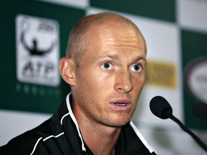 Nikolay Davydenko frá Rússlandi ræðir við fréttamenn í dag.