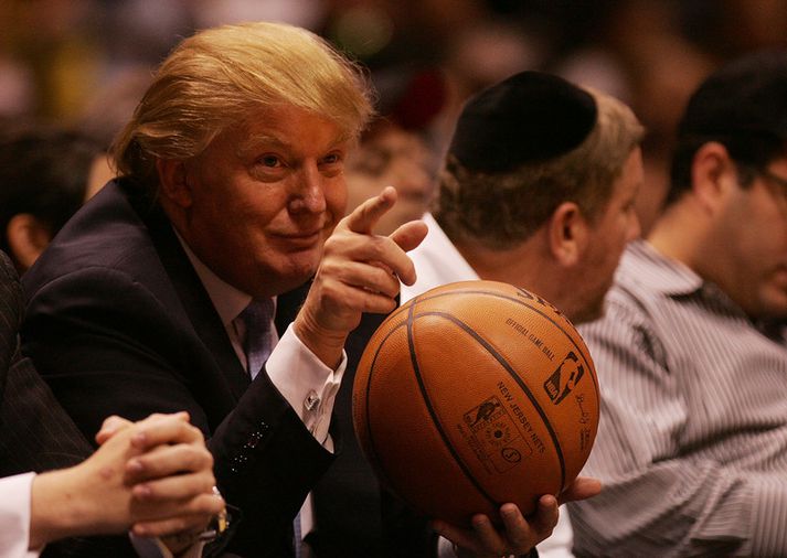 Donald Trump á NBA-leik.