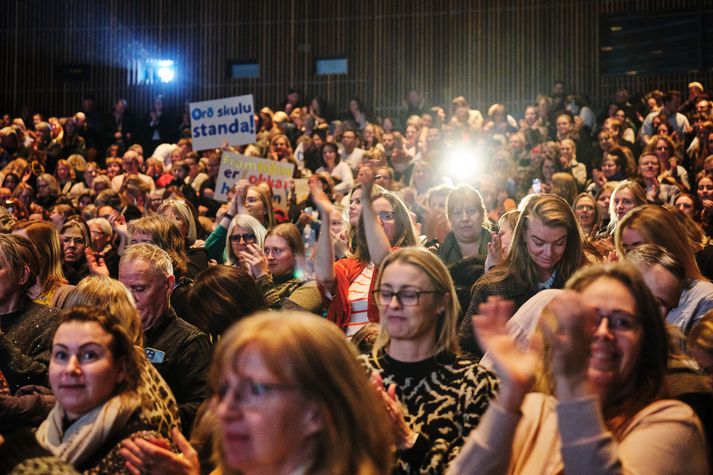 Kennarar héldu sérstakan baráttu- og samstöðufundur í Háskólabíói í nóvember og var húsfyllir.