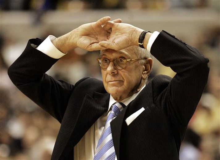 Larry Brown hefur stjórnað 8 liðum á 23 tímabilum í NBA-deildinni í körfubolta.