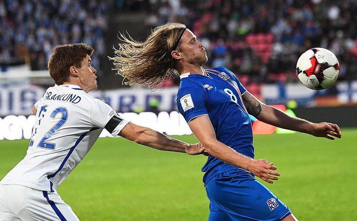 Ísland vann dramatískan sigur á Finnlandi, 3-2, á Laugardalsvelli í undankeppni HM en tapaði svo 1-0 á útivelli. Það kom þó ekki að sök þar sem Pyry Soiri tryggði Finnum 1-1 jafntefli gegn Króötum og hjálpaði þar með Íslandi að komast á HM í fyrsta sinn.