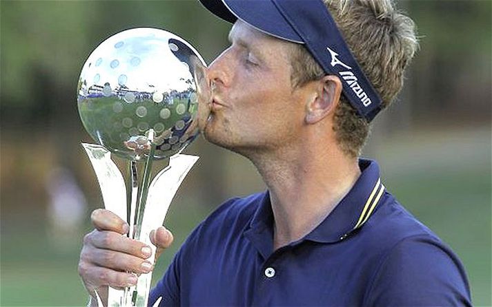 Enski kylfingurinn Luke Donald endurheimti efsta sæti heimslistans í golfi með því að sigra á Transitions meistaramótinu á PGA mótaröðinn í gær.