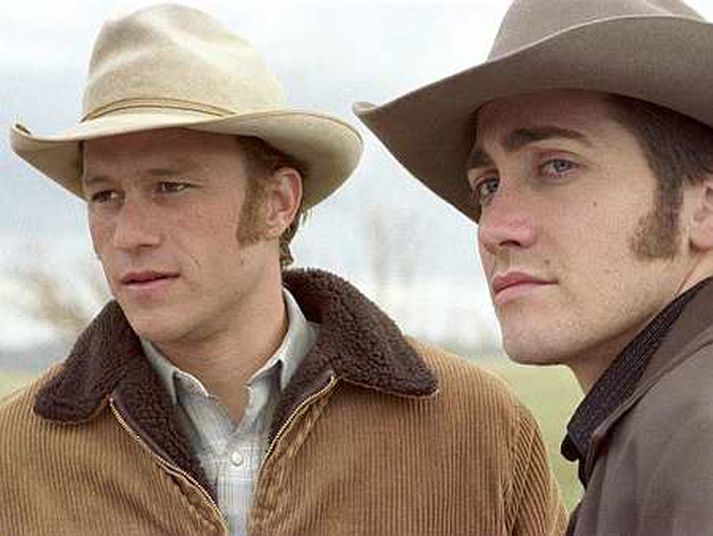 Heath Ledger er hér til vinstri ásamt Jake Gylenhal sem lék með honum í Brokeback Mountain.