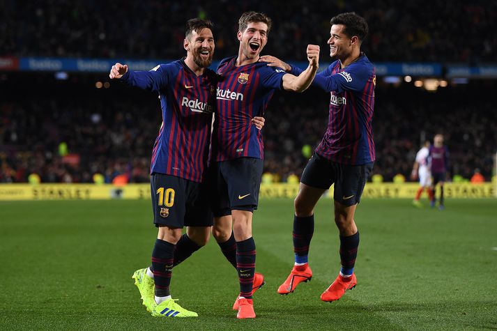 Messi, Roberto og Coutinho fagna í kvöld.