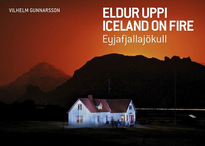 eldgos Bókin sýnir eldgosið í Eyjafjallajökli á 112 blaðsíðum.