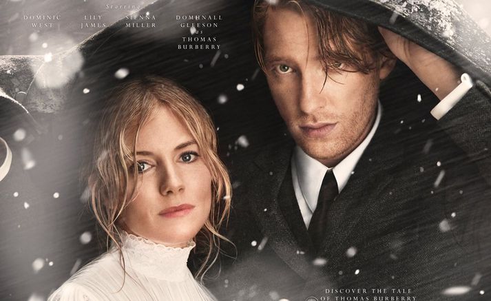 Sienna Miller og Domhnall Gleeson leika aðalhlutverkin í auglýsingunni.