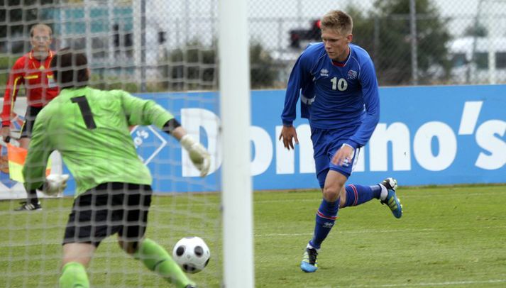 Aron Jóhansson í leik með U-21 landsliði Íslands.