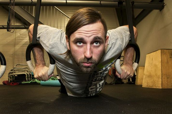 góður árangur Arnar varð í áttunda sæti í karlaflokki í Crossfit mótinu sem fram fór um síðustu helgi. Hann er einnig gítarleikari hljómsveitarinnar Sign.