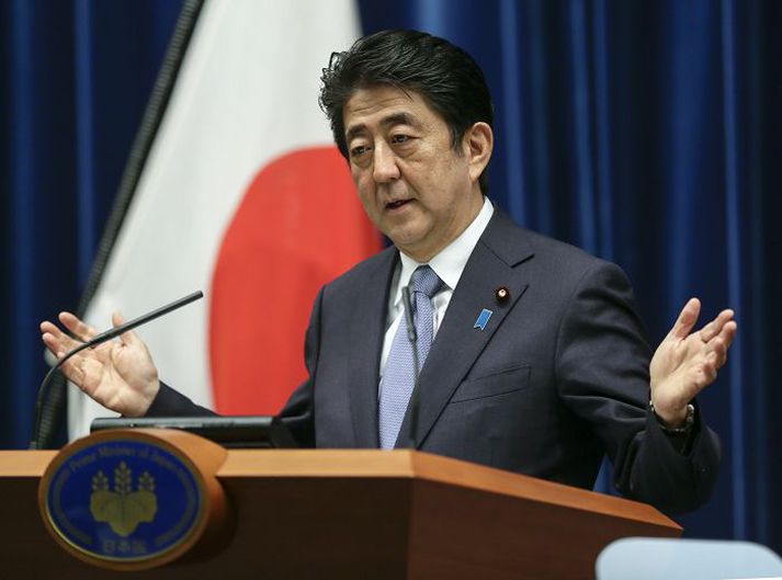 Shinzo Abe segir óþarft að biðjast endalaust afsökunar.